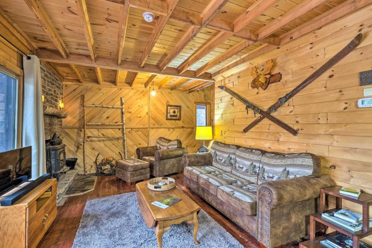 Secluded Johnsburg Retreat With Hot Tub And Fire Pit Exterior foto
